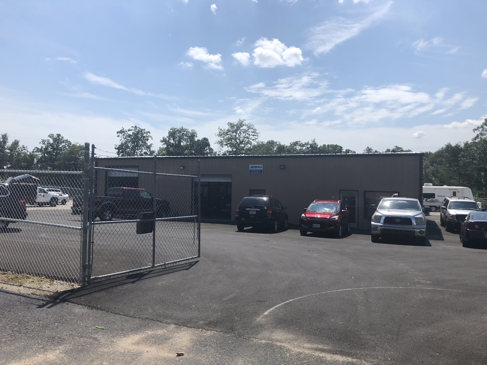 Mechanic shop exterior